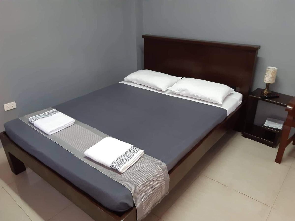 Reddoorz El Senor Jesus Apartelle Vigan Ilocos Hotell Exteriör bild